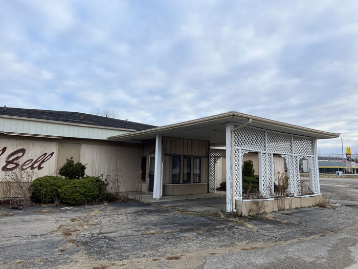 Brass Bell Motel & Restaurant (Oyo Hotel) - Dec 11 2022 Photo Of Restaurant (newer photo)